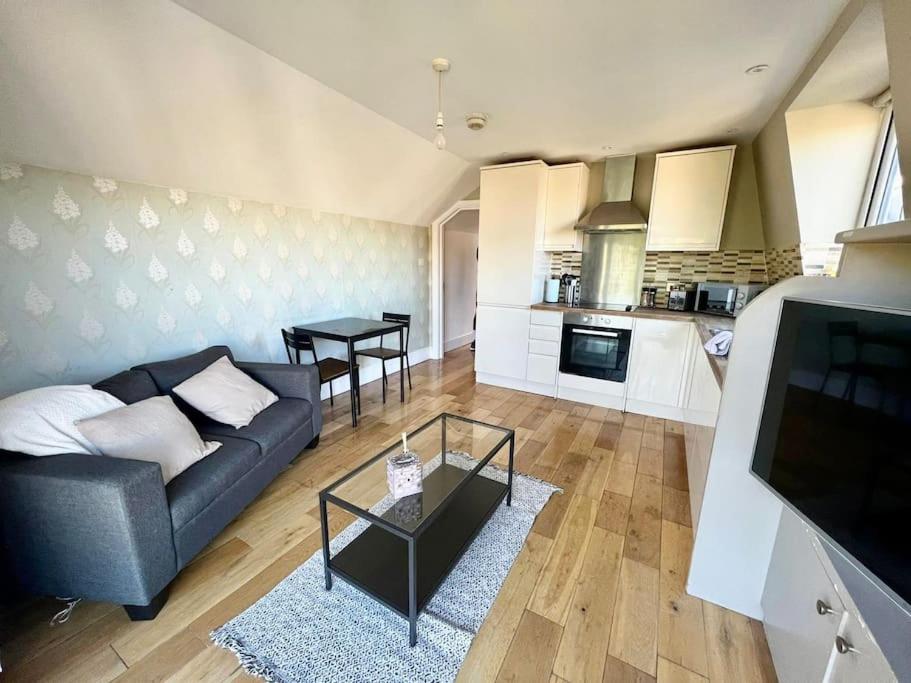 Lovely Two Bed Flat Londres Exterior foto